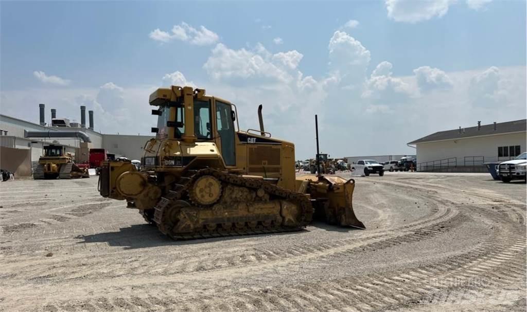 CAT D6N XL Buldožeri gusjeničari