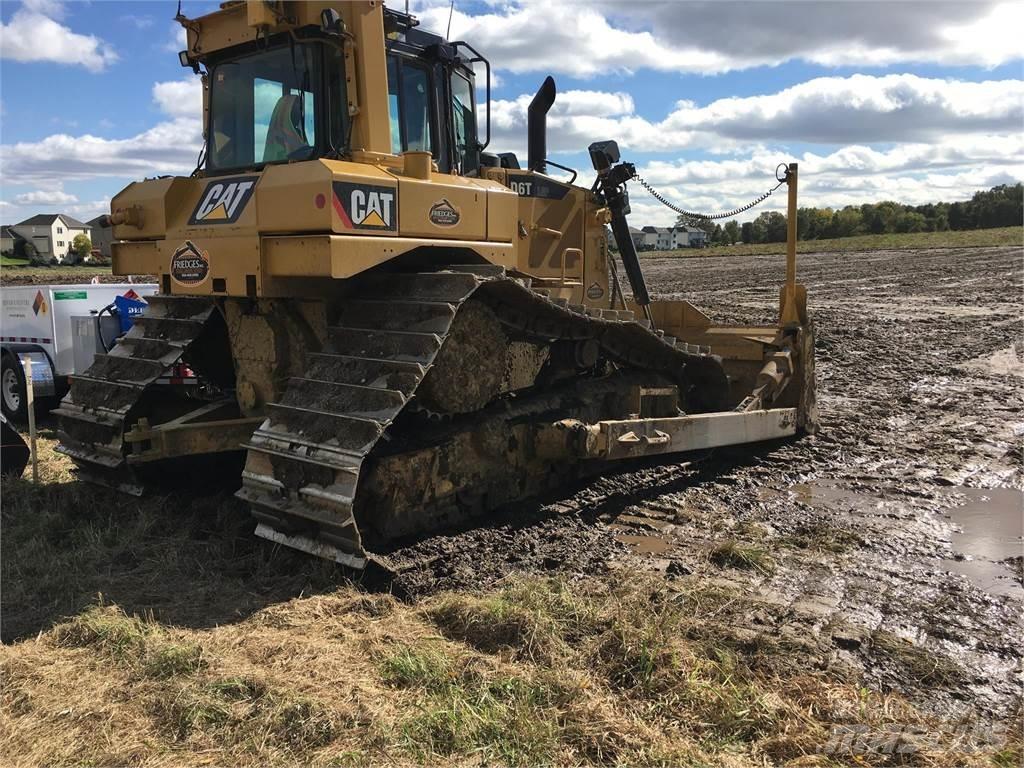 CAT D6T LGP Buldožeri gusjeničari