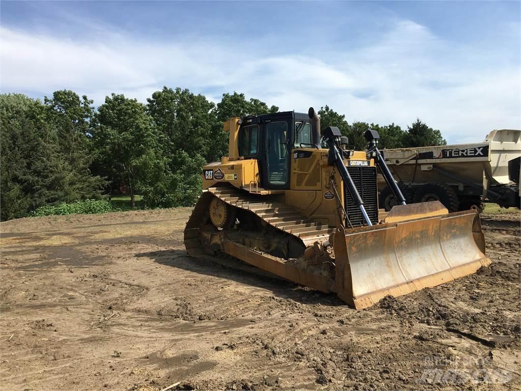 CAT D6T LGP Buldožeri gusjeničari