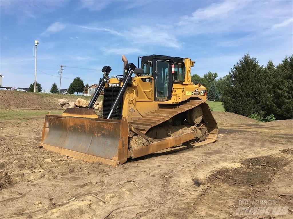 CAT D6T LGP Buldožeri gusjeničari