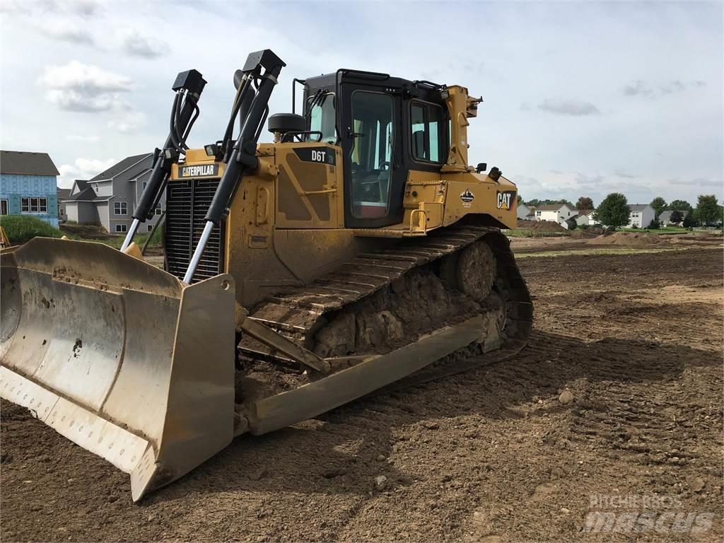 CAT D6T XW Buldožeri gusjeničari