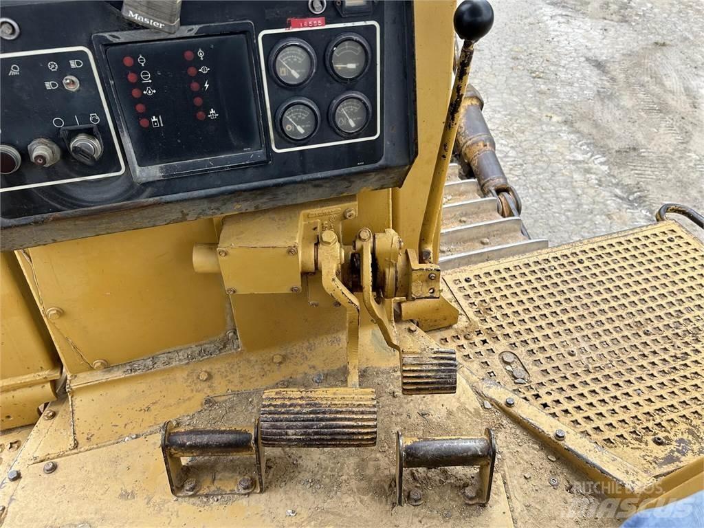 CAT D8N Buldožeri gusjeničari
