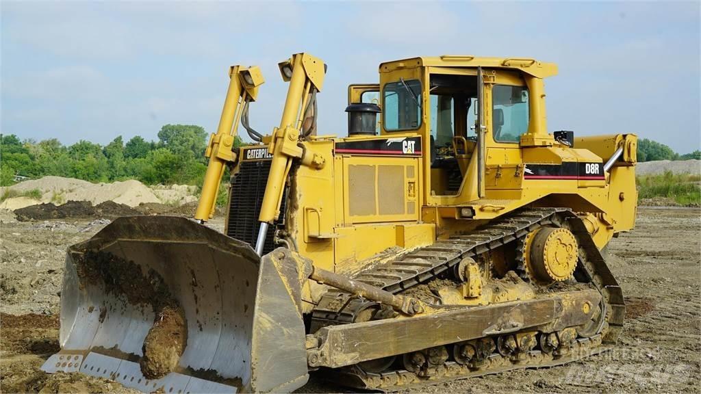 CAT D8R Buldožeri gusjeničari