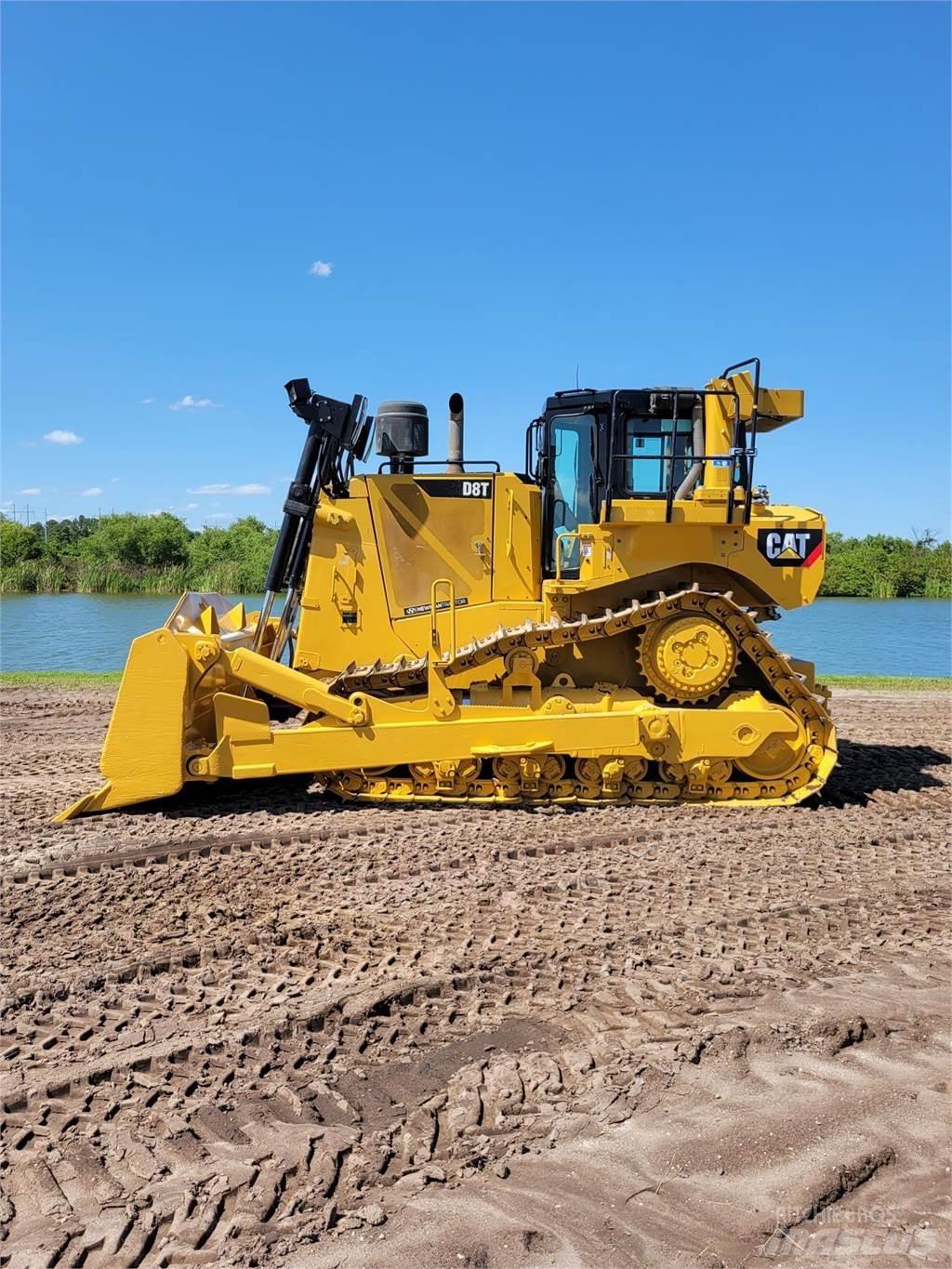 CAT D8T Buldožeri gusjeničari