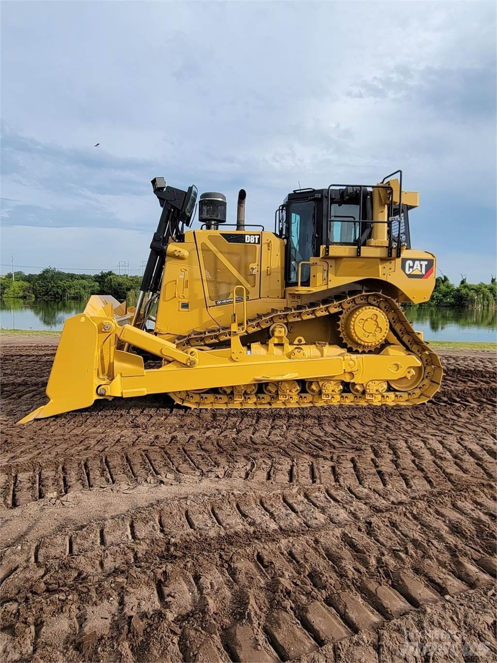 CAT D8T Buldožeri gusjeničari