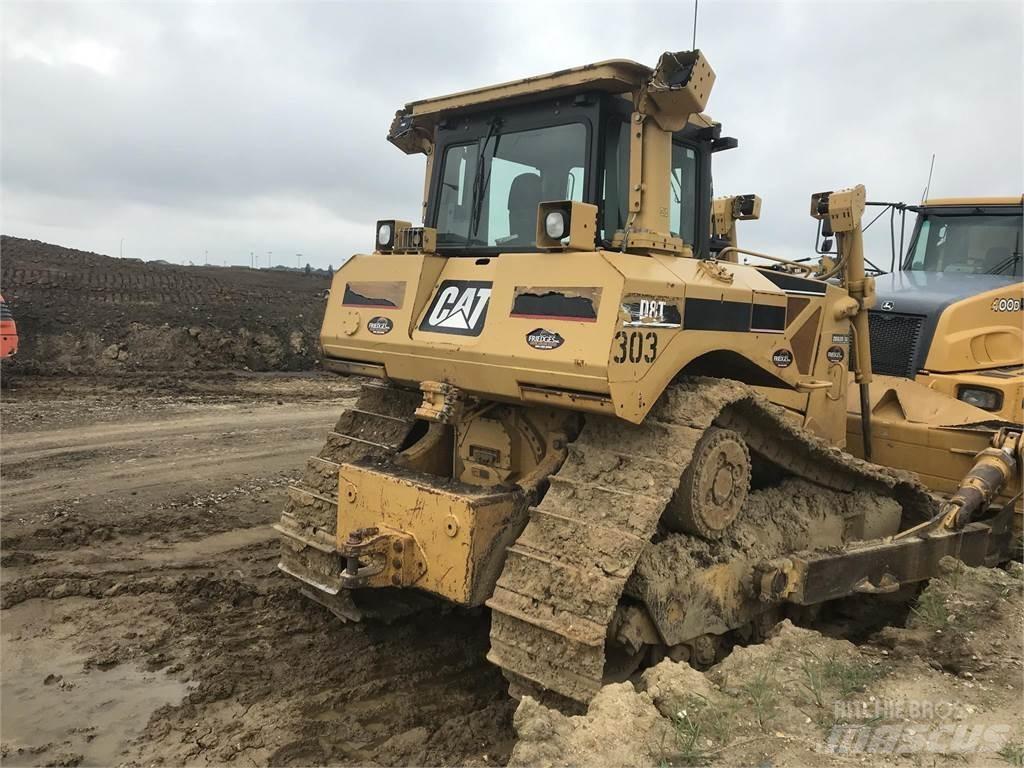 CAT D8T Buldožeri gusjeničari
