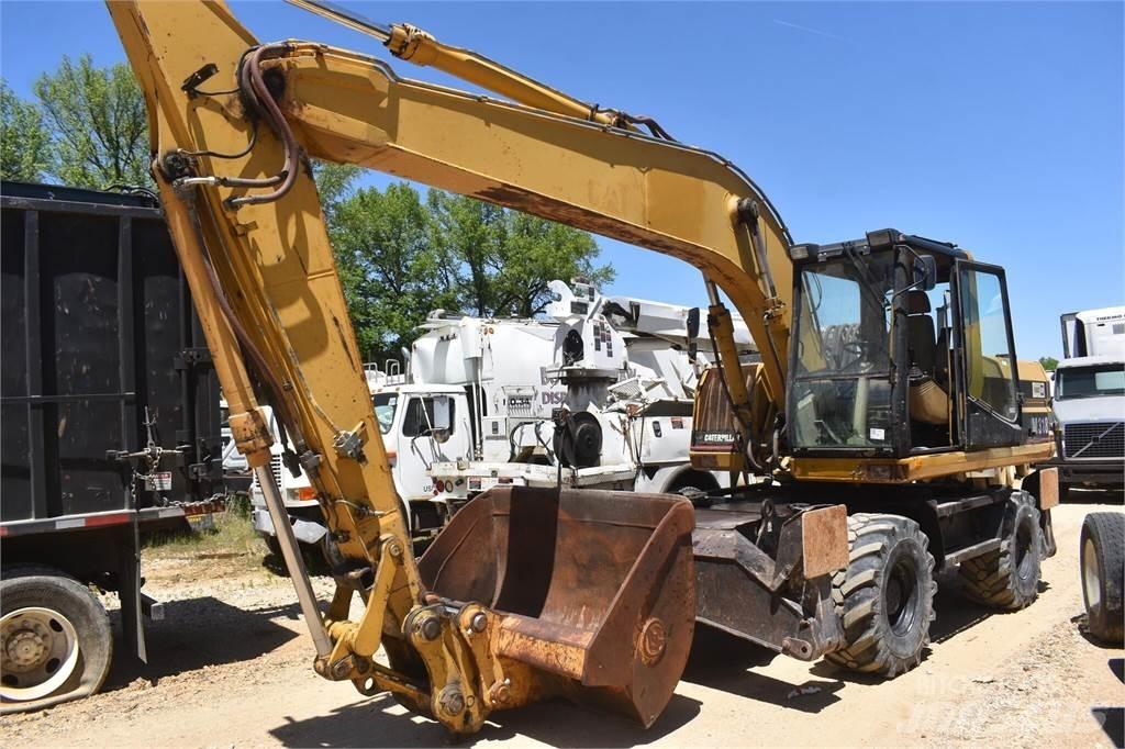 CAT M318 Bageri na kotačima
