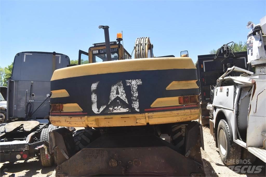 CAT M318 Bageri na kotačima