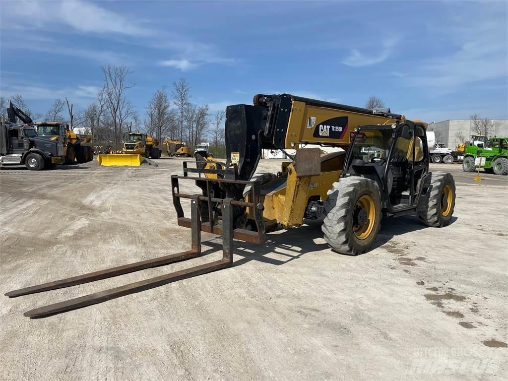 CAT TL1255D Teleskopski viličari