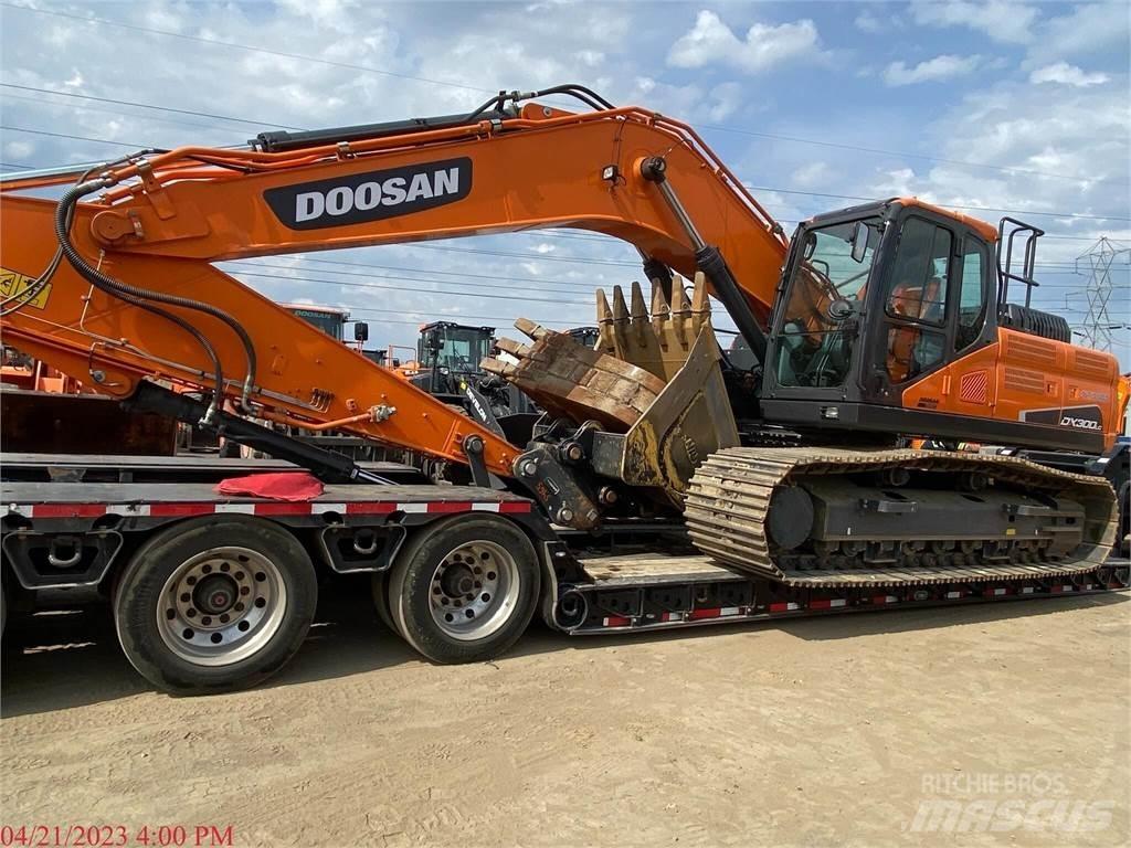Develon DX300 LC-5 Bageri gusjeničari