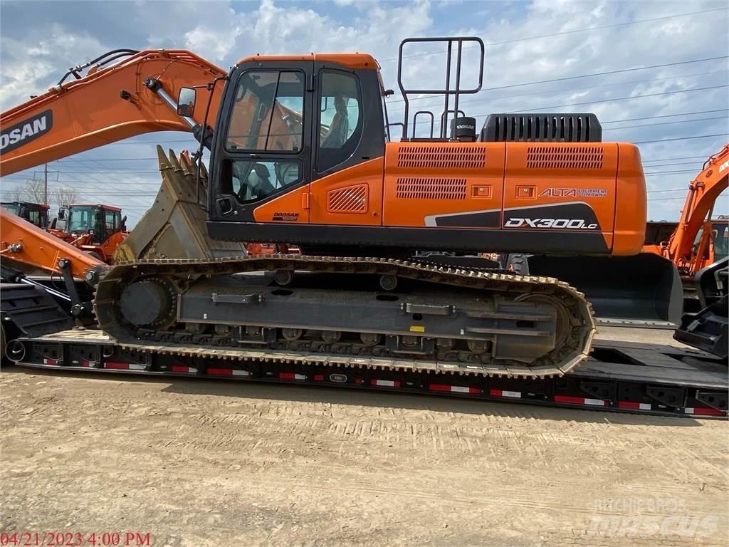 Develon DX300 LC-5 Bageri gusjeničari