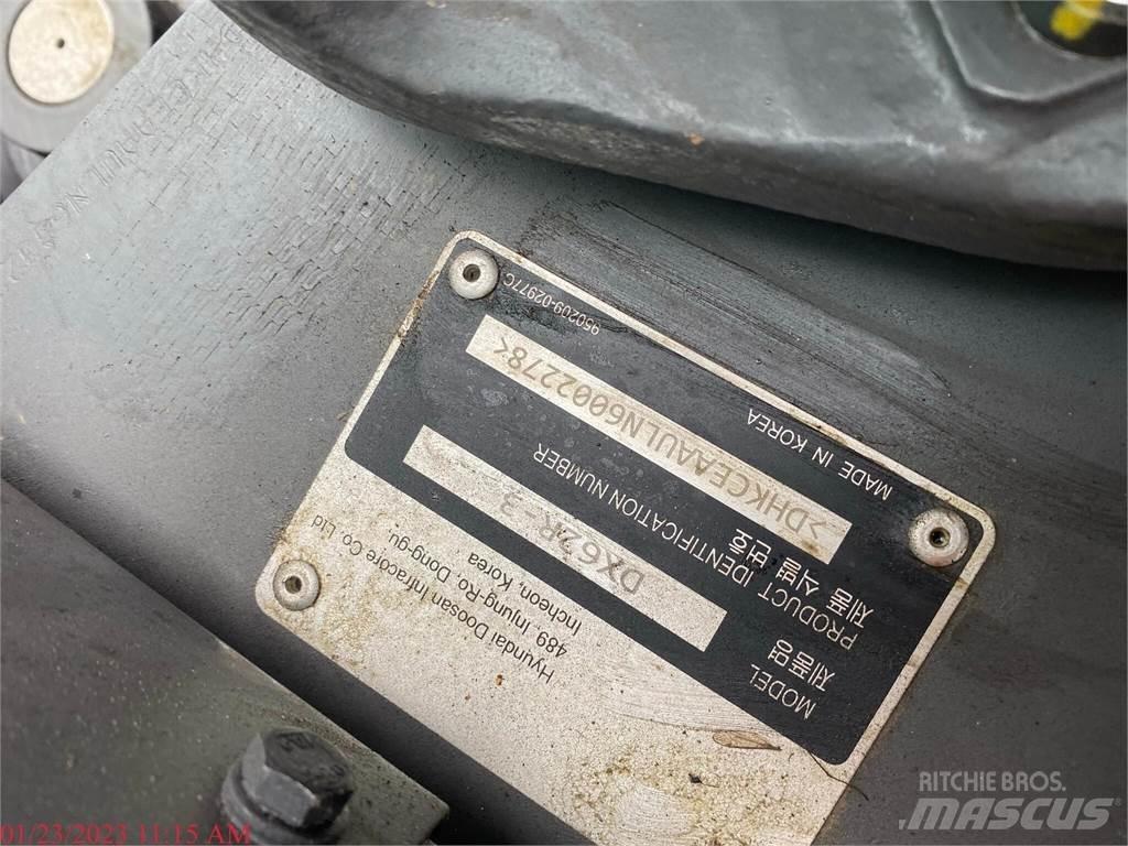 Develon DX62R-3 Bageri gusjeničari