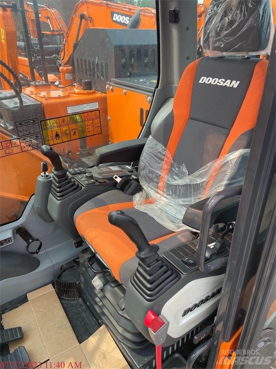 Doosan DX140 LC-5 Bageri gusjeničari