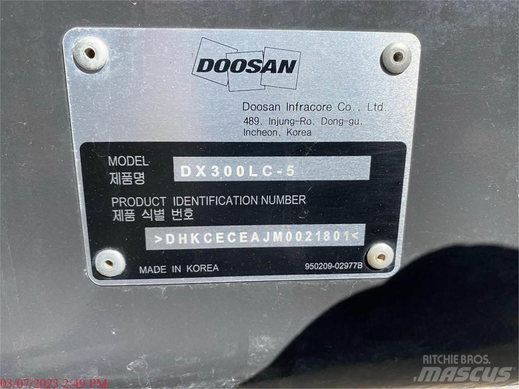 Doosan DX300 LC-5 Bageri za manipuliranje materijalom / otpadom