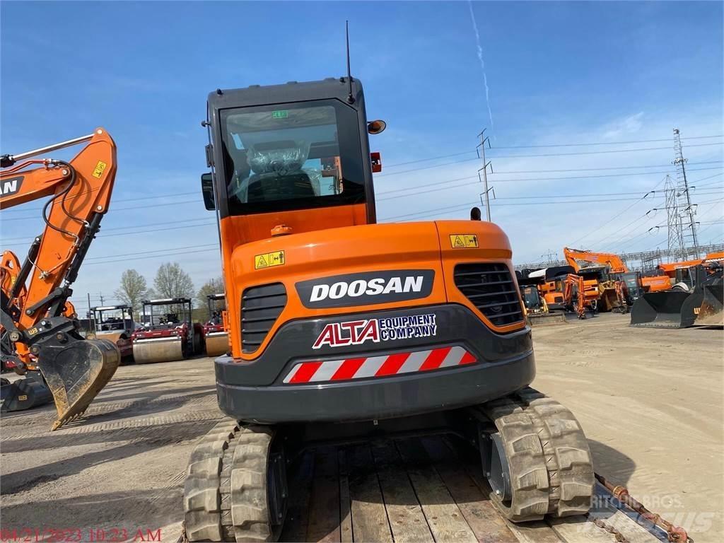 Doosan DX63-3 Bageri gusjeničari