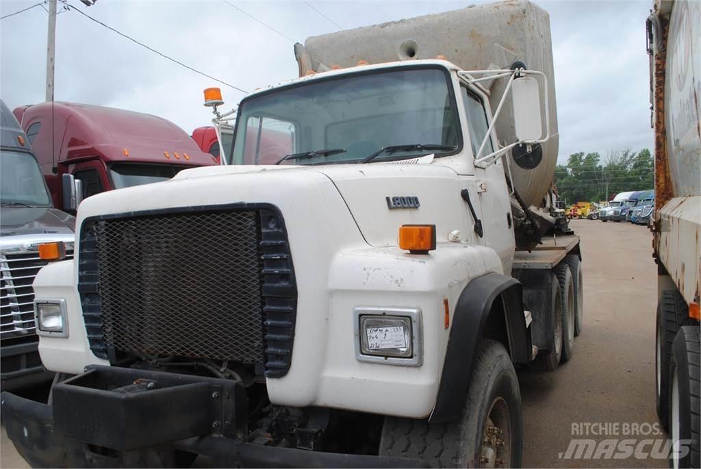 Ford L8000 Kamioni mikseri za beton