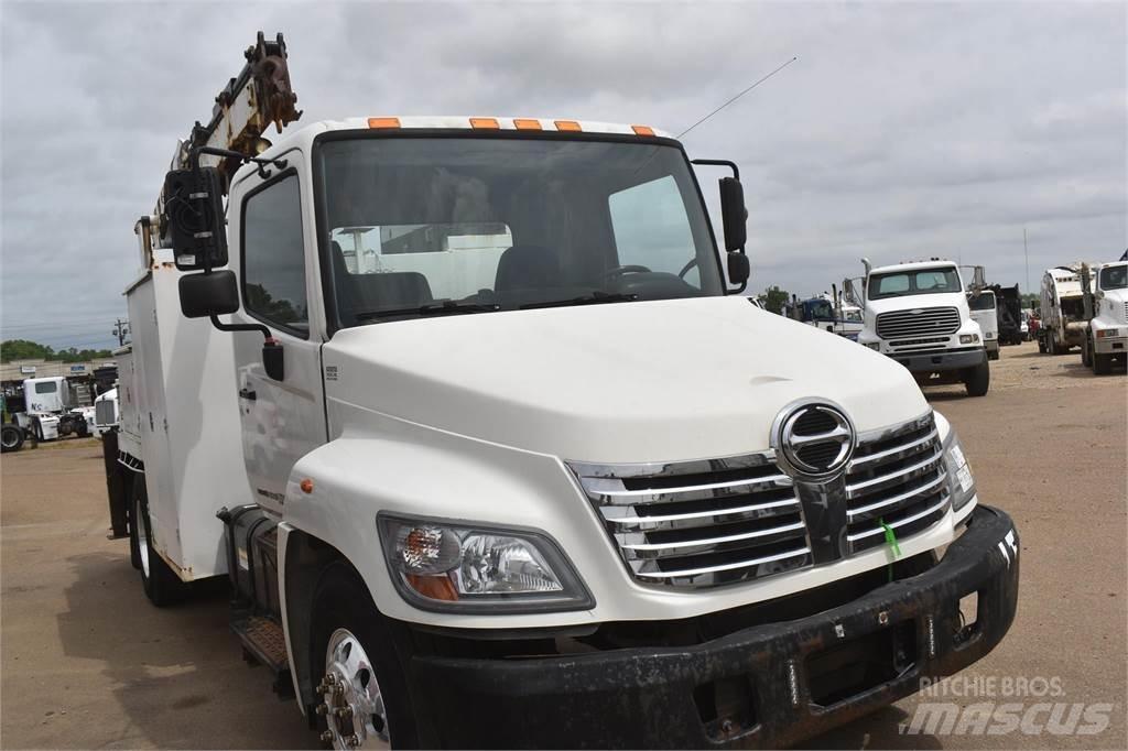 Hino 338 Komunalna vozila