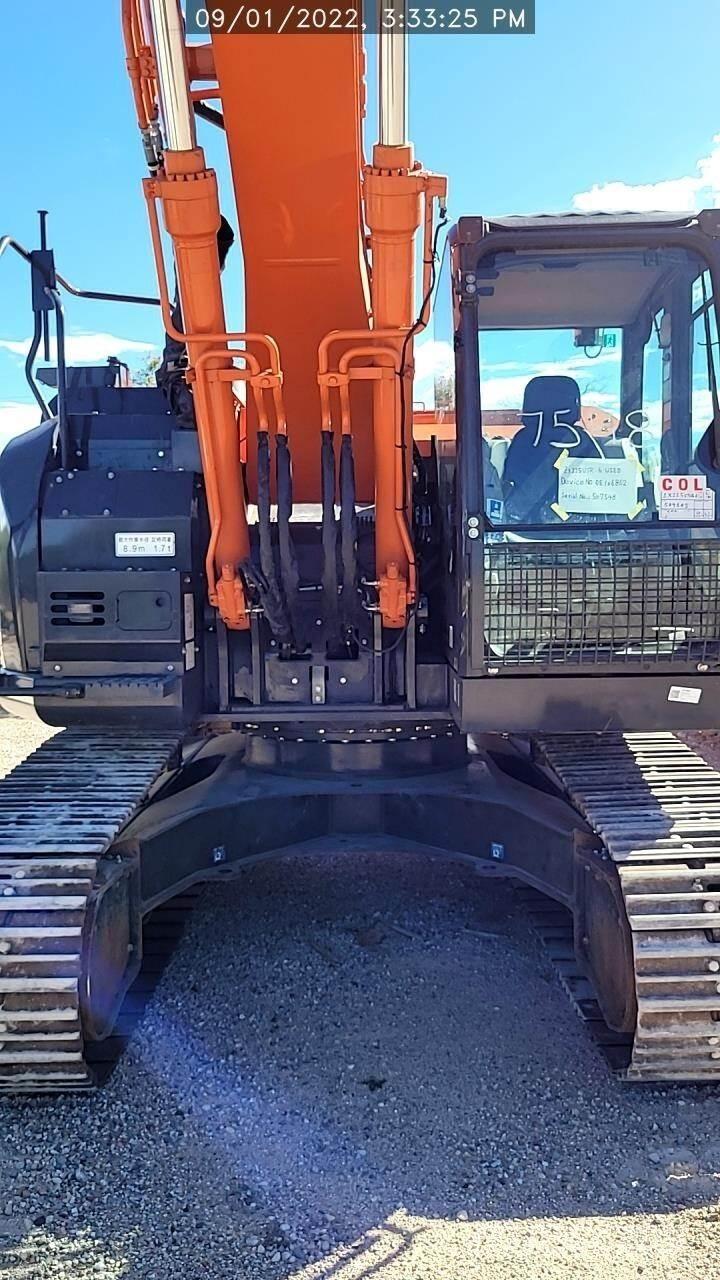 Hitachi ZX225US-6 Bageri gusjeničari