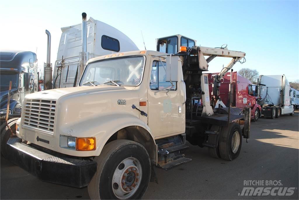 International 4700 Kamioni sa kranom