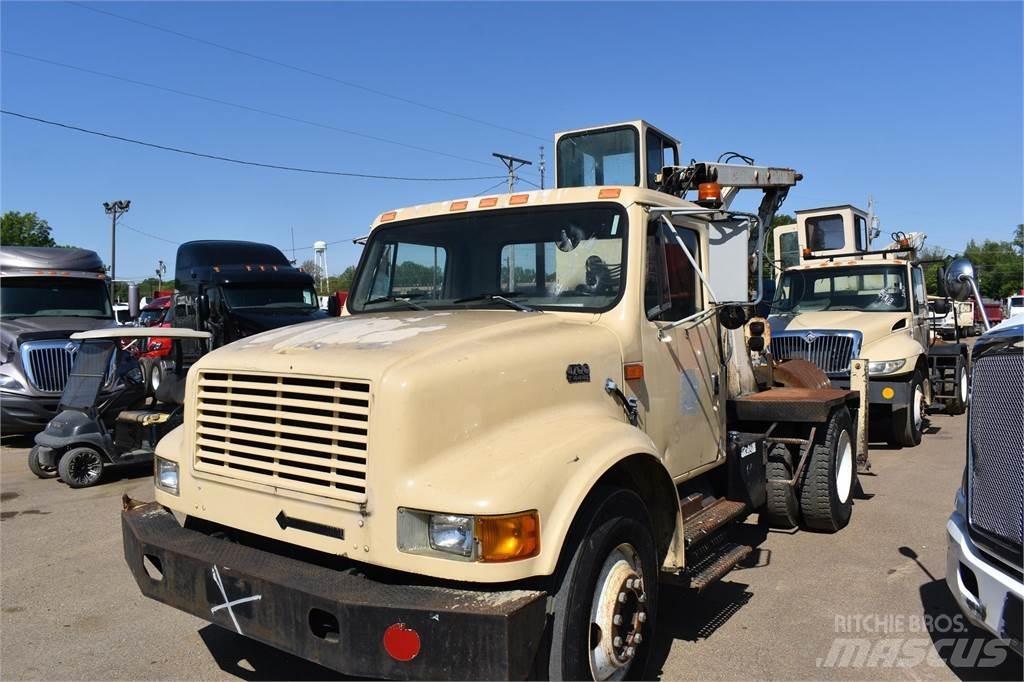 International 4700 Kamioni sa kranom