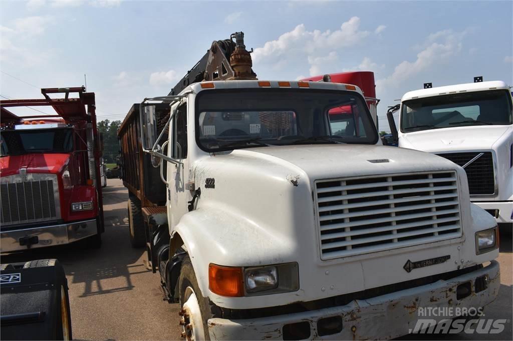 International 4900 Kamioni sa kranom