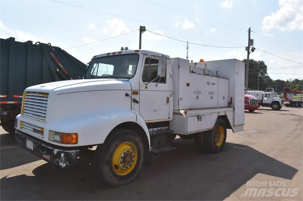 International 8200 Kamioni cisterne