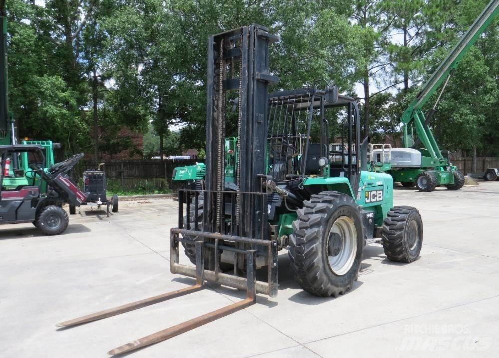 JCB 940 Terenski viličar
