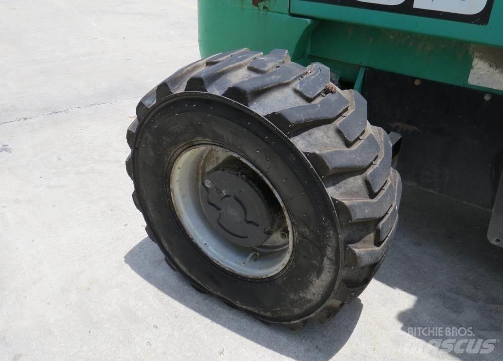 JCB 940 Terenski viličar