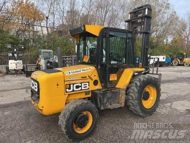 JCB 940 Terenski viličar