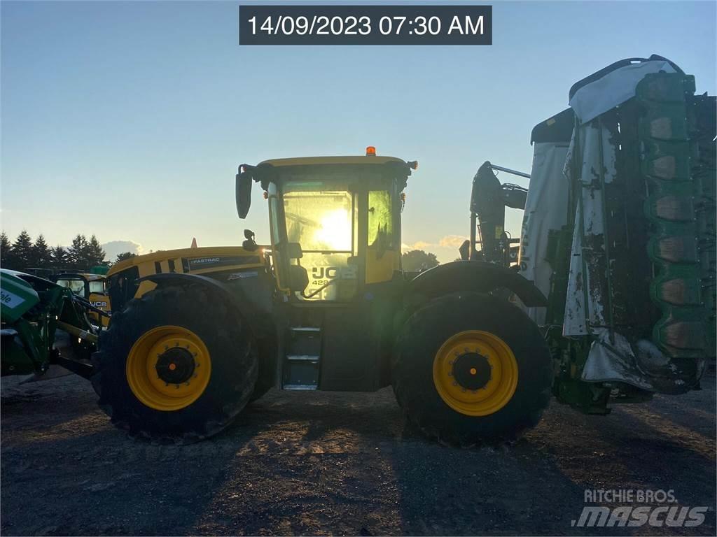 JCB FASTRAC 4220 Traktori