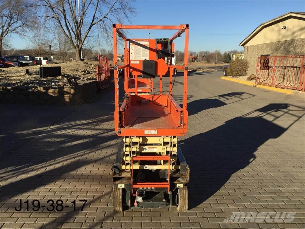 JLG 1932R Škaraste platforme