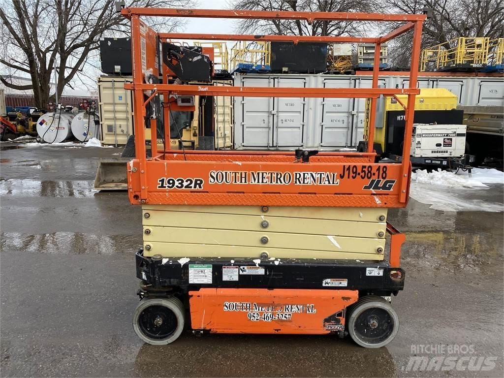 JLG 1932R Škaraste platforme