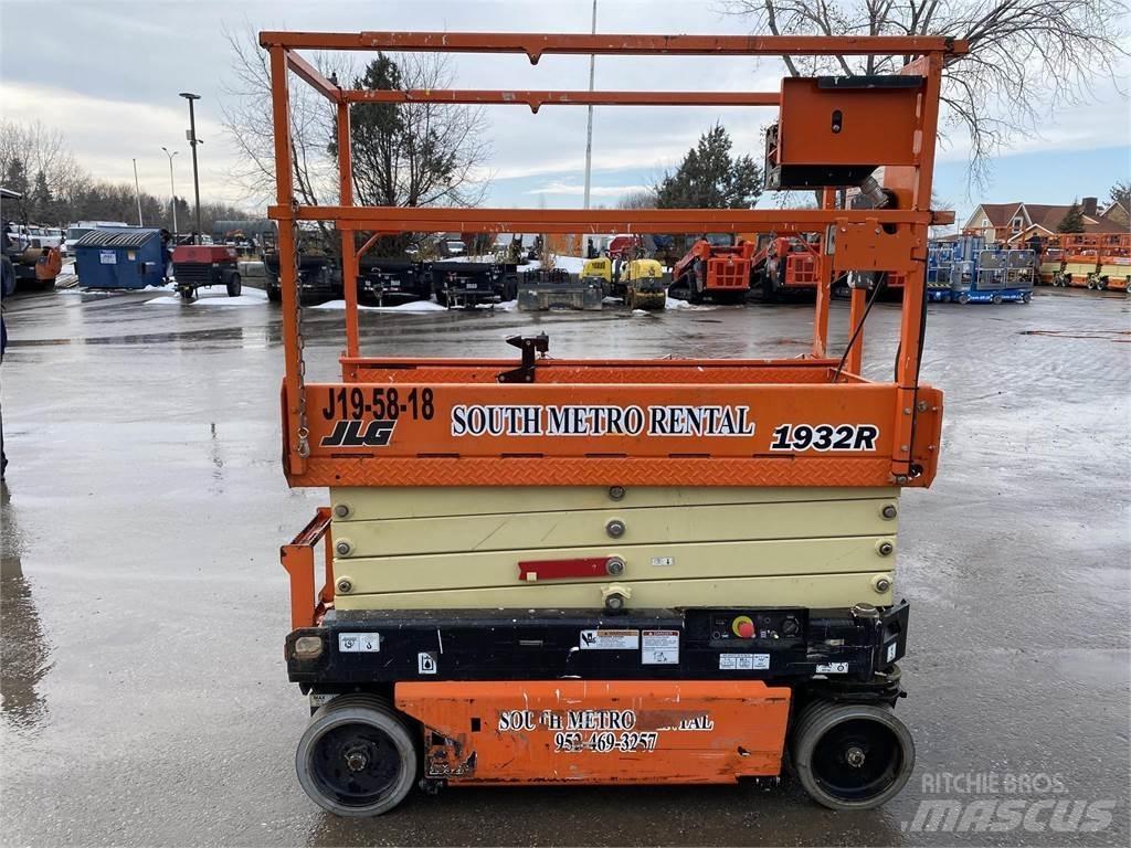 JLG 1932R Škaraste platforme