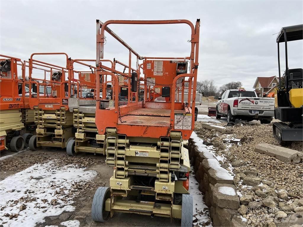 JLG 3246ES Škaraste platforme