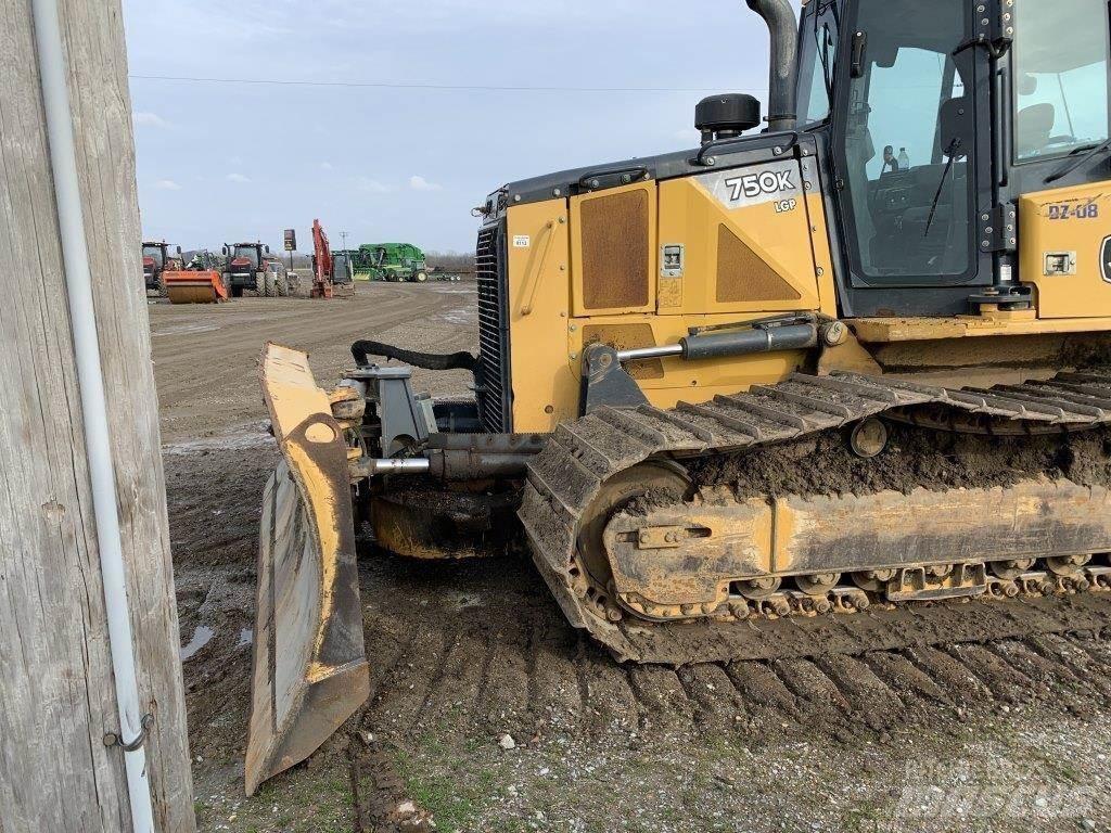 John Deere 750K LGP Buldožeri gusjeničari