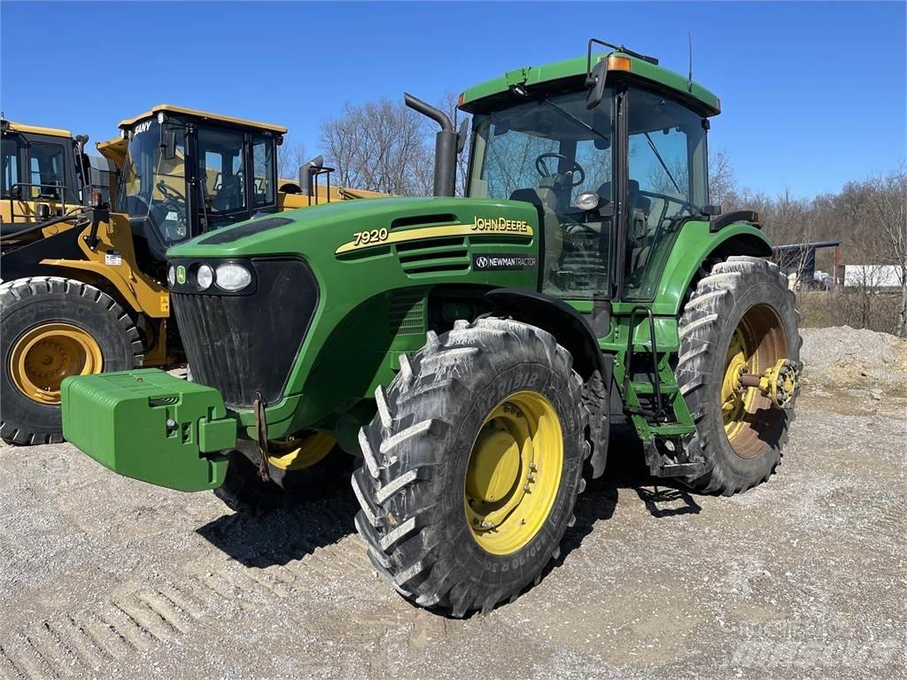 John Deere 7920 Traktori