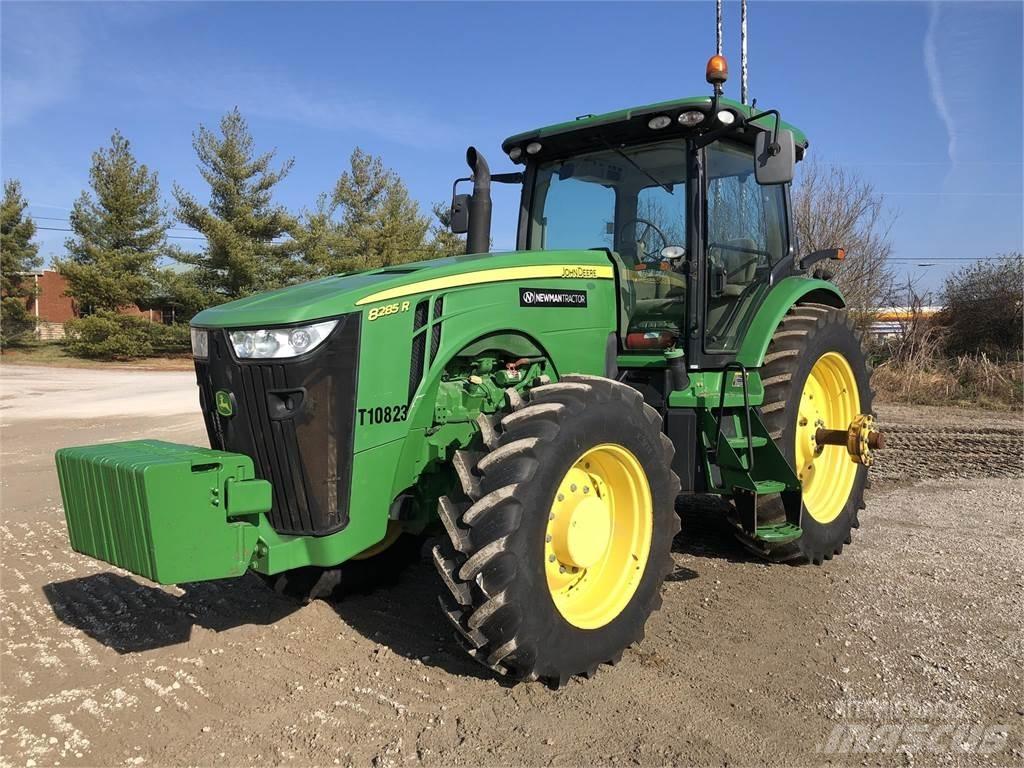 John Deere 8285R Traktori