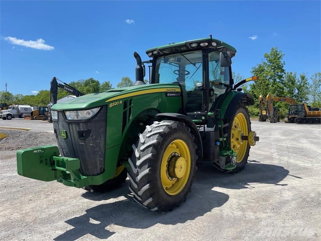 John Deere 8320R Traktori