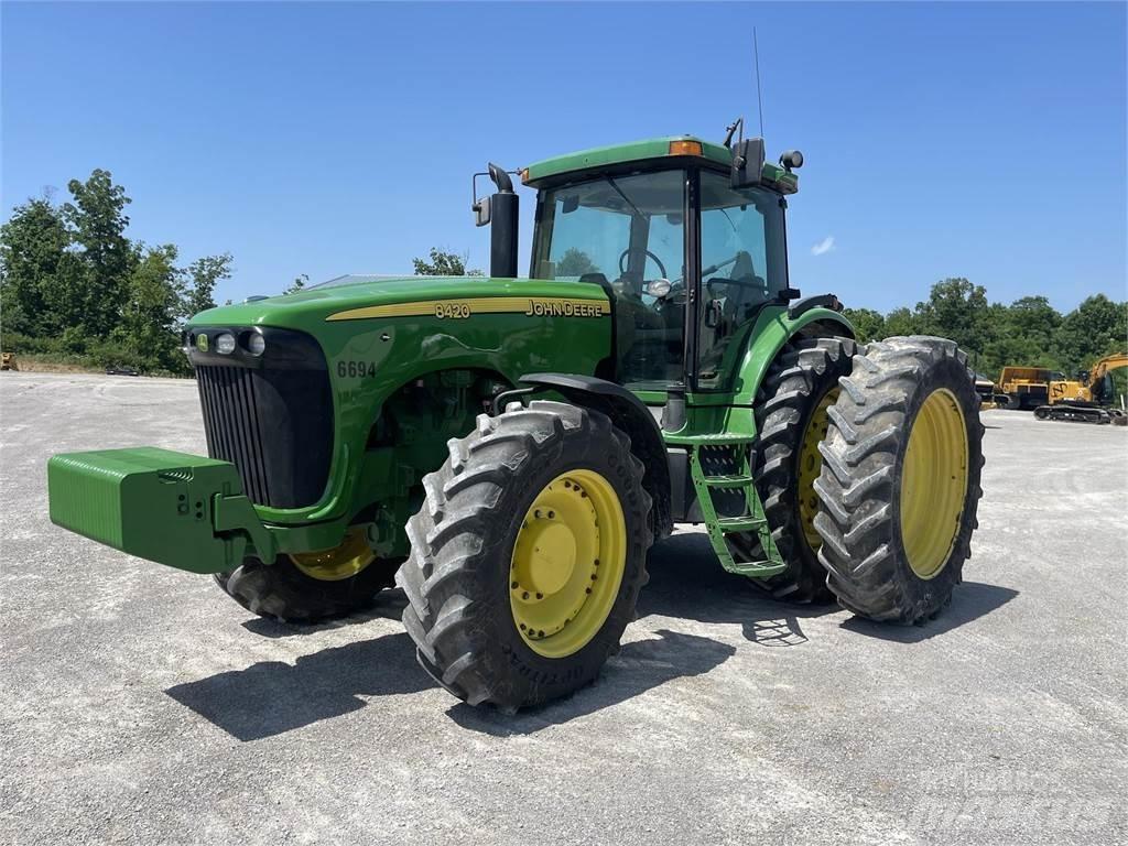 John Deere 8420 Traktori