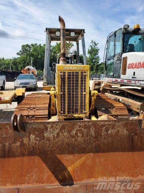 Komatsu D38P-1 LGP Buldožeri gusjeničari
