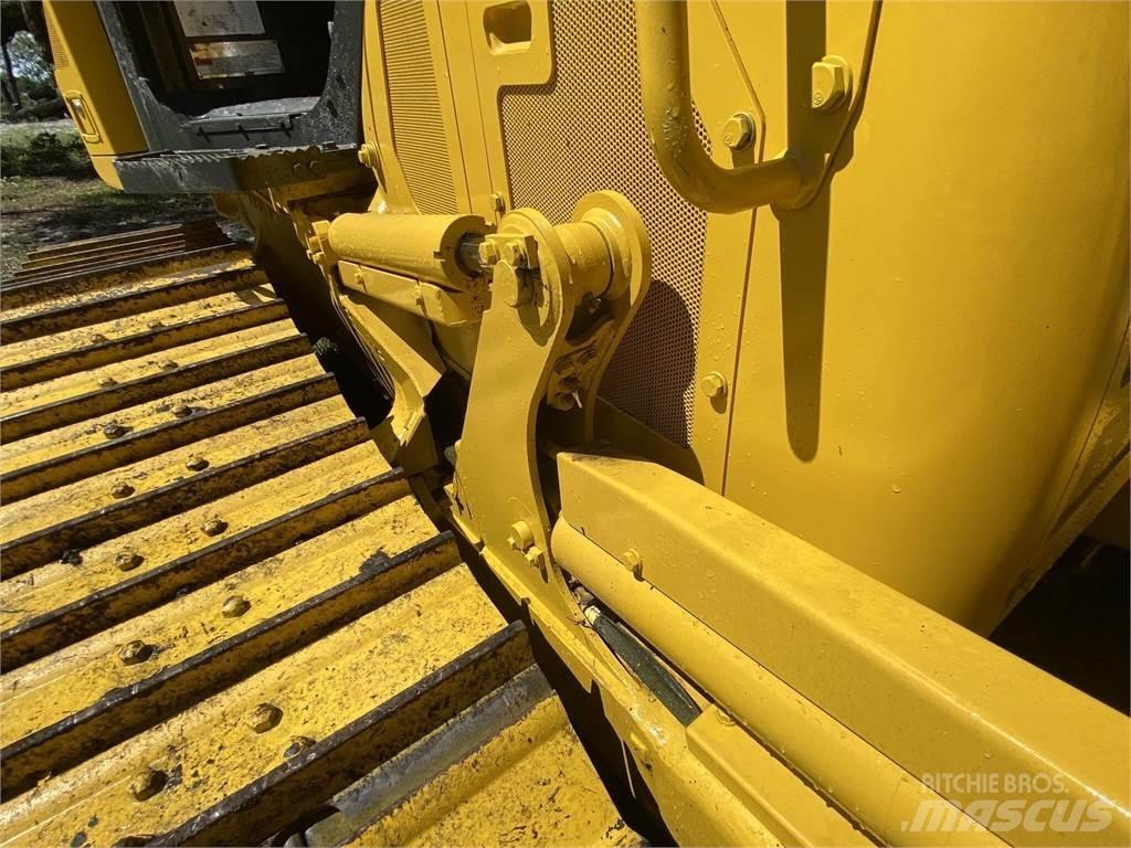 Komatsu D39PX-24 Buldožeri gusjeničari