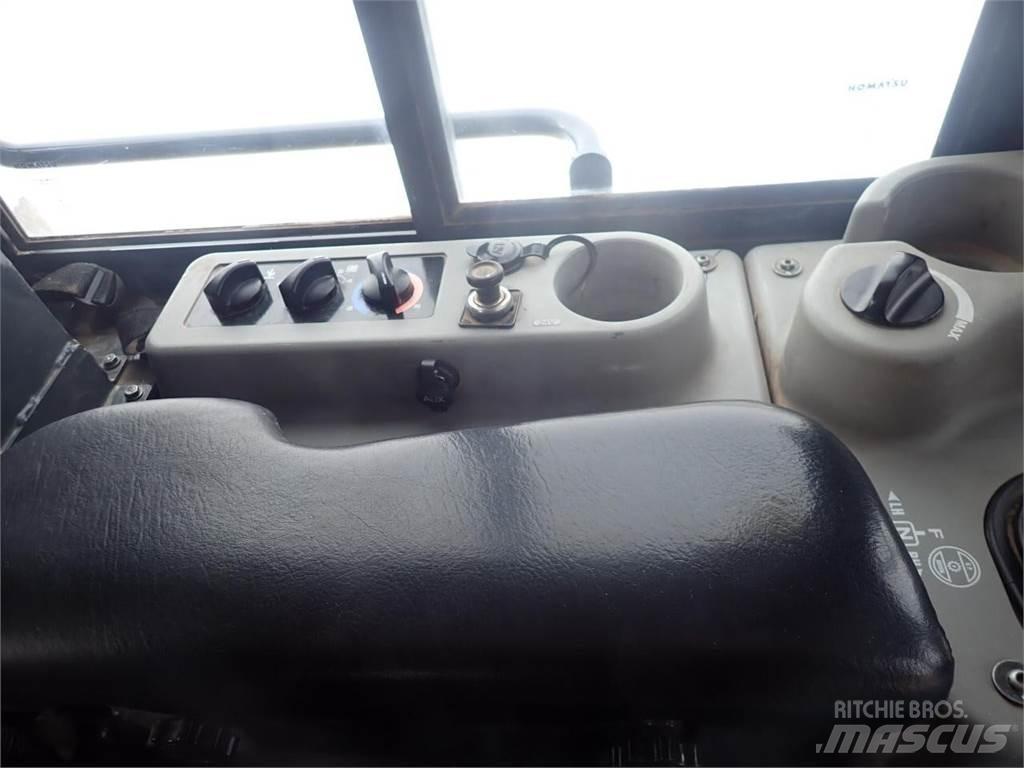 Komatsu D61PXi-24 Buldožeri gusjeničari