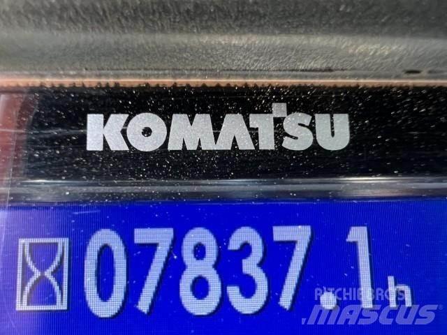 Komatsu D65PX-18 Buldožeri gusjeničari