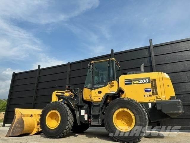 Komatsu WA200-8 Utovarivači na kotačima