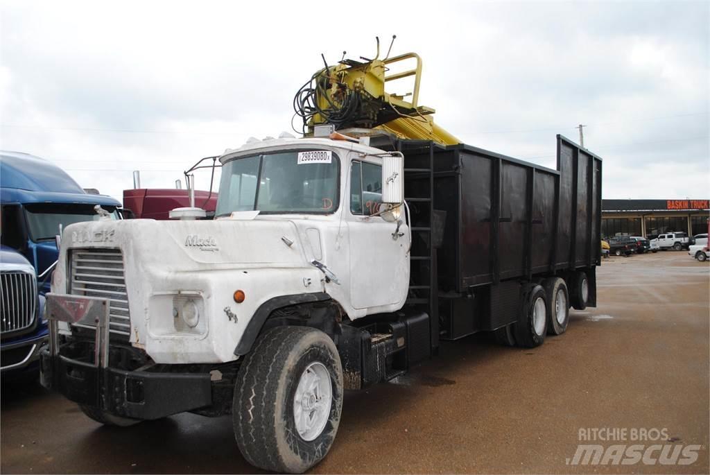 Mack DM690S Kamioni sa kranom