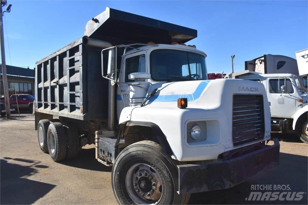 Mack DM690S Kiper kamioni