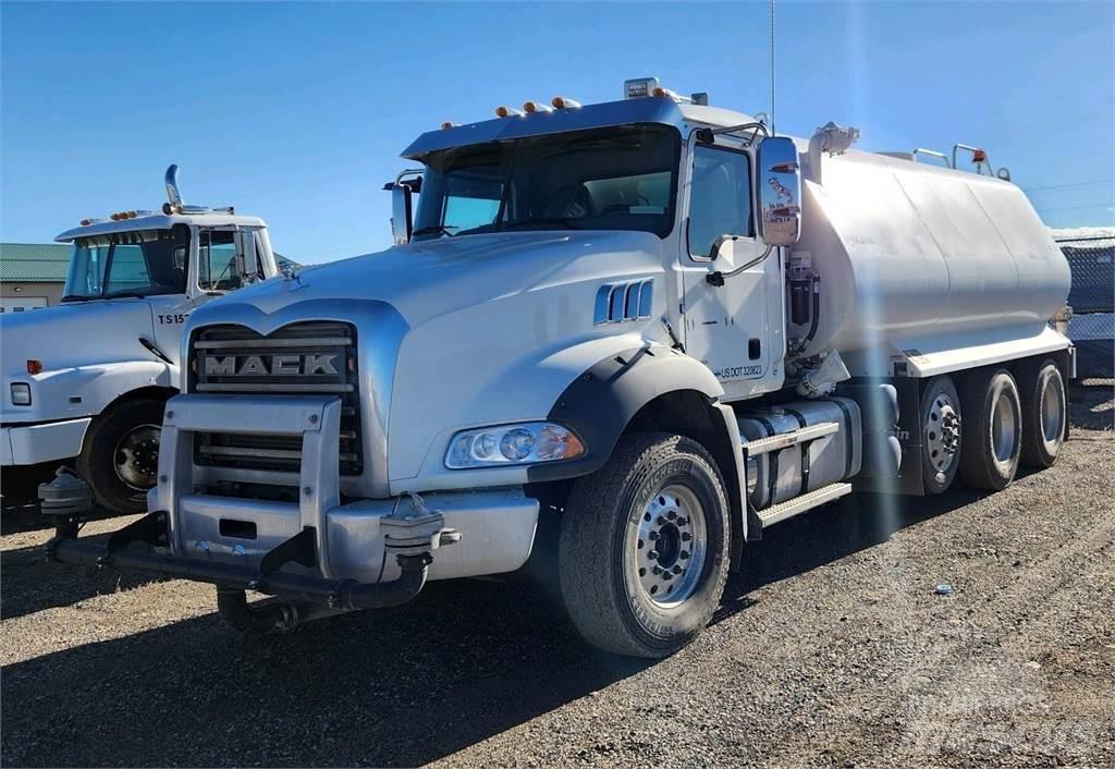 Mack GRANITE 84BR Kamioni za vodu