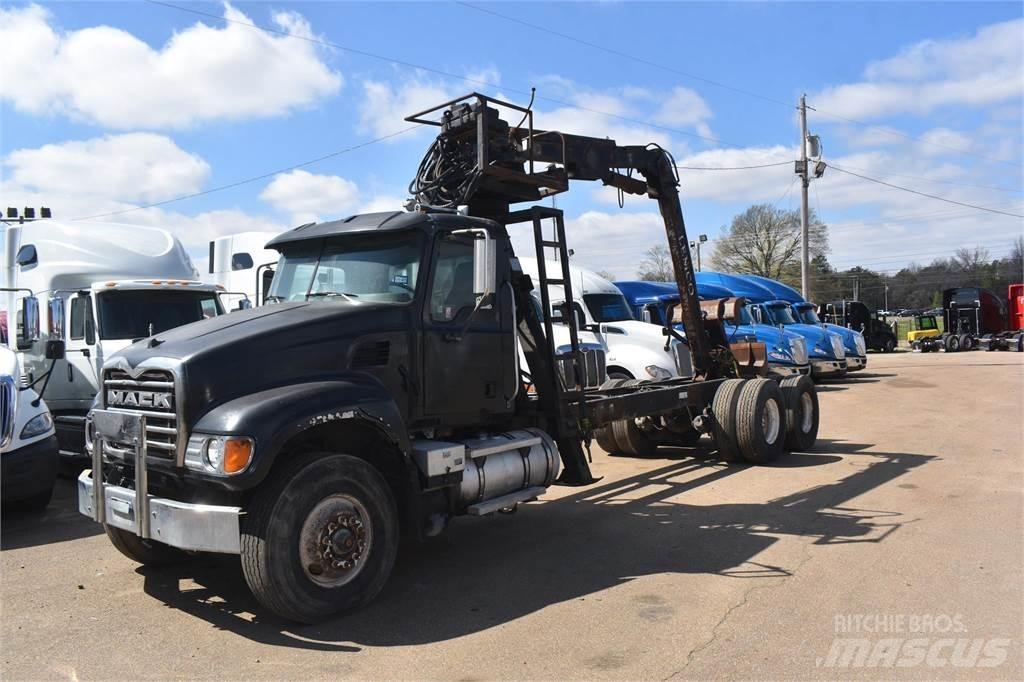 Mack GRANITE CV713 Kamioni sa kranom