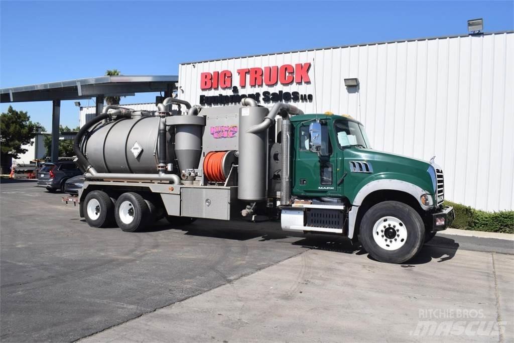 Mack GRANITE GU713 Kamioni cisterne