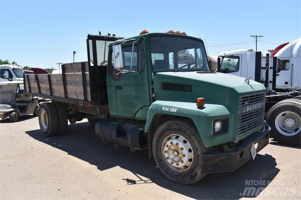 Mack MIDLINER CS200 Kiper kamioni